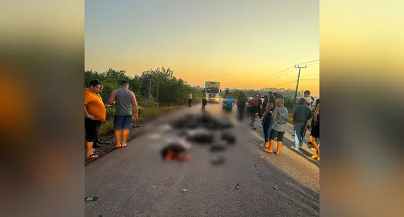 Equipes de resgate e perícia trabalham no trecho da PA-151 onde ocorreu o acidente fatal deste sábado.