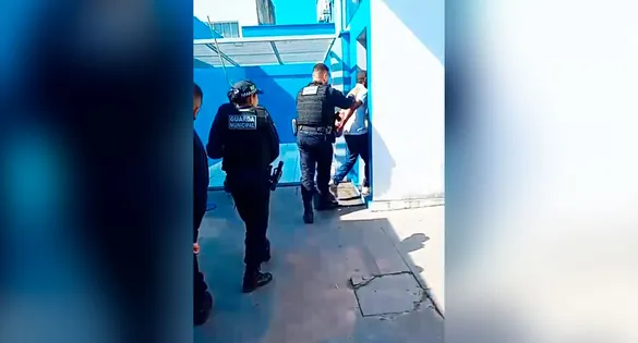 Agentes da Patrulha Maria da Penha em patrulhamento preventivo, garantindo a rápida resposta nos atendimentos de urgência.