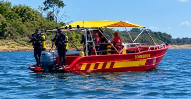 Imagem ilustrativa da notícia VÍDEO: Jovem cai de jet-ski e desaparece em praia de Breu Branco