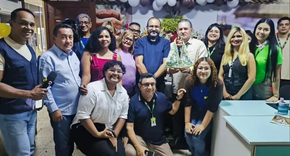 A imagem peregrina de Nossa Senhora de Nazaré percorreu todos os setores e estúdios do Grupo RBA Marabá na manhã desta sexta-feira (16).