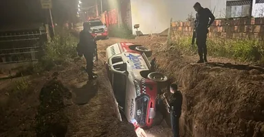 Imagem ilustrativa da notícia Perseguição policial termina com suspeito e viatura dentro de vala