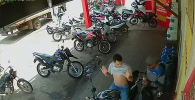 Imagem ilustrativa da notícia Vídeo: assalto em Tucuruí é flagrado por câmera na BR-422