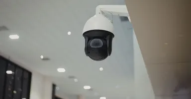 Imagem ilustrativa da notícia Empresa é condenada por instalar câmeras em vestiário de funcionários