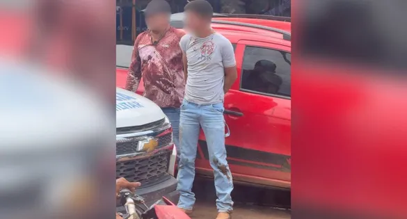 Com as mãos amarradas, o acusado foi conduzido por moradores pelas ruas do distrito.