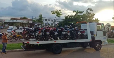 Imagem ilustrativa da notícia Fiscalização da PRF coíbe estacionamento irregular